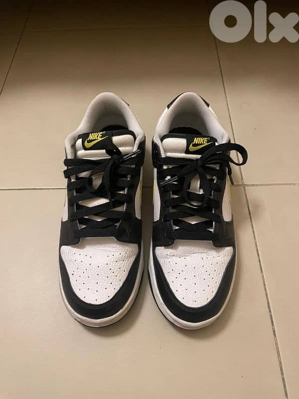 Nike yellow panda in perfect condition in size 42.5 2