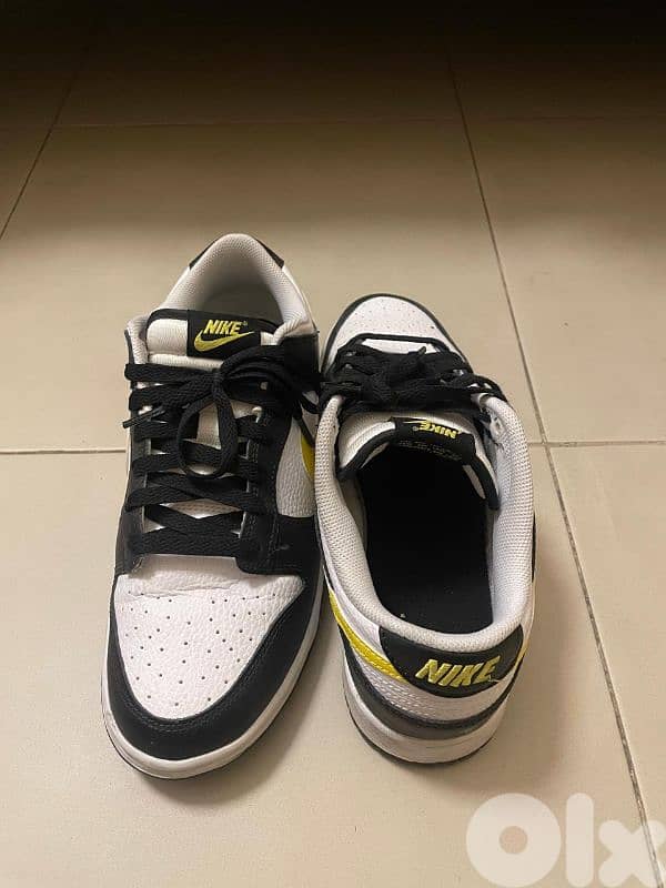 Nike yellow panda in perfect condition in size 42.5 4