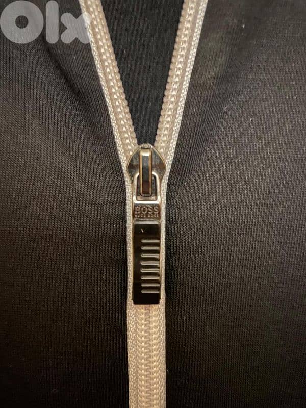 Boss sweater in perfect condition in size L 4