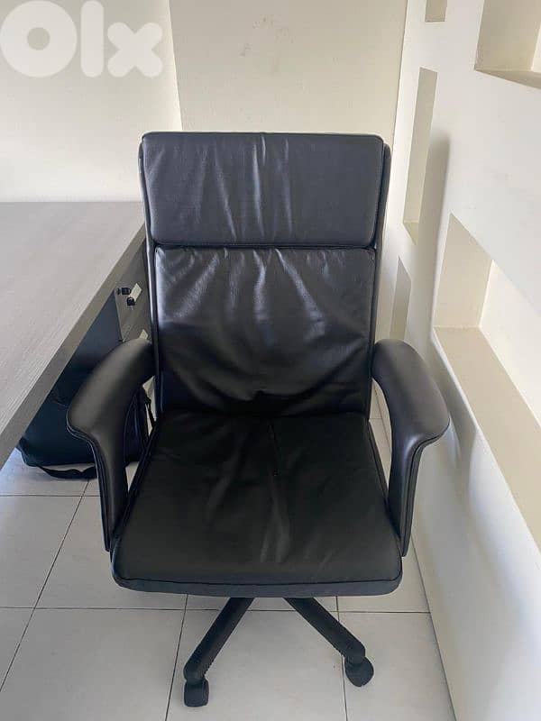 office furniture barley used 2