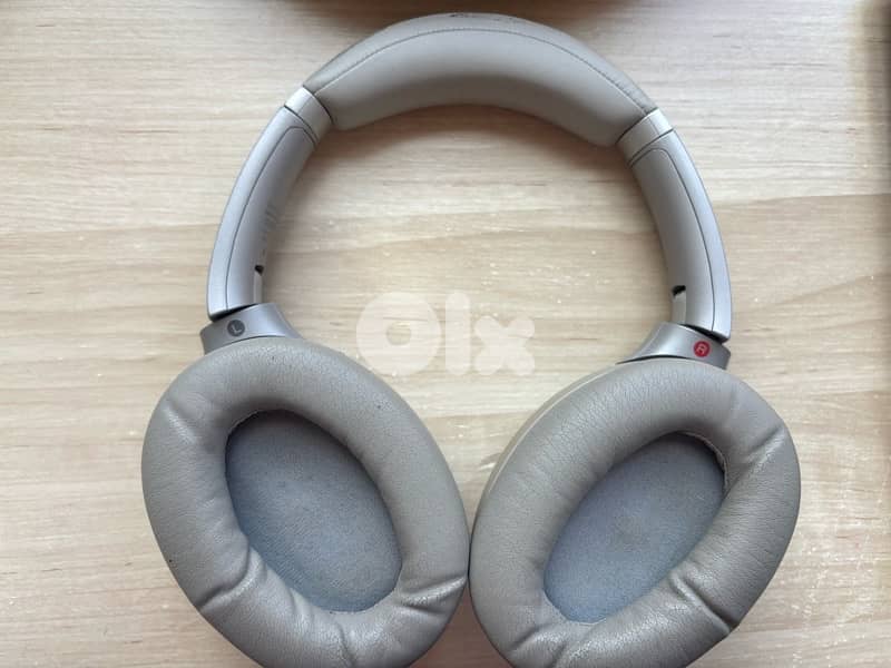 Sony WH-1000XM3 Noise Cancelling Headphones 4