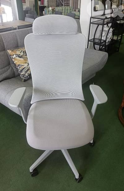office chair. كرسي مكتب
