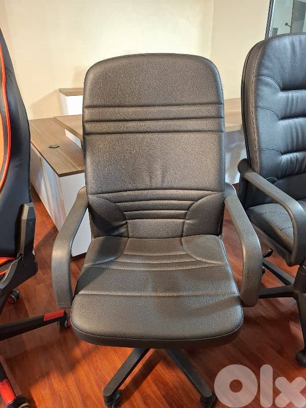OFFICE CHAIR 7