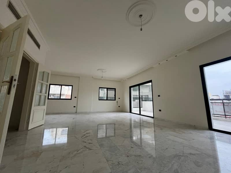 Apartment For Sale in Verdunشقة للبيع في فردان 0