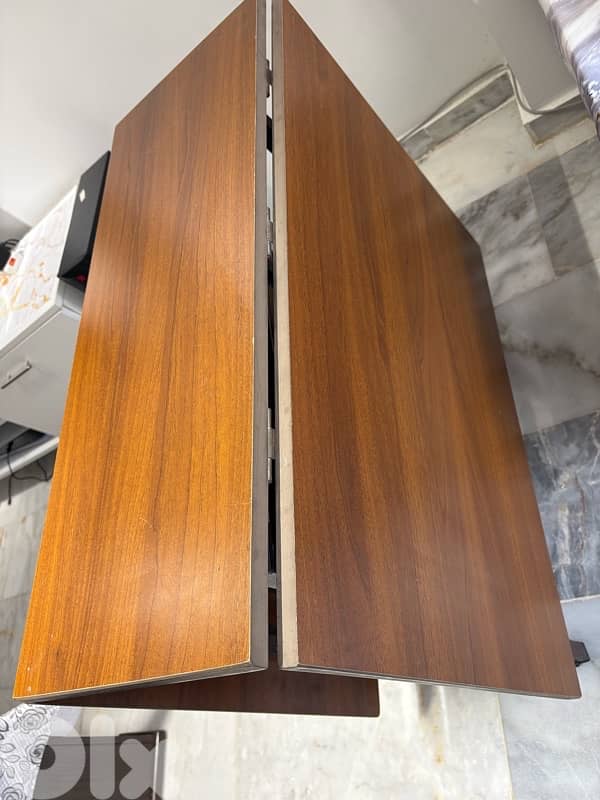 طاولة نص و طاولة اكل بتفتح 4