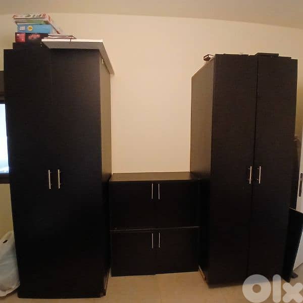 set of closets for sale 0