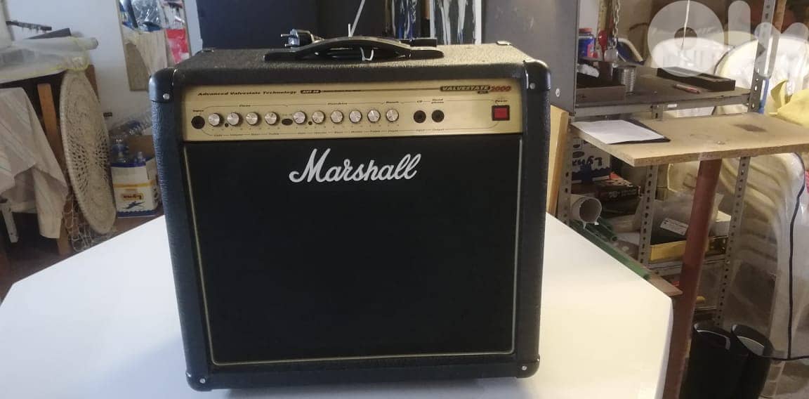 Marshall amp Valvestate 2000 and ME-50 multieffects pedal 1