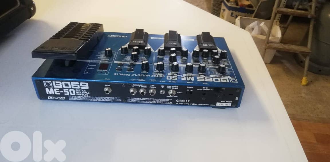 Marshall amp Valvestate 2000 and ME-50 multieffects pedal 2