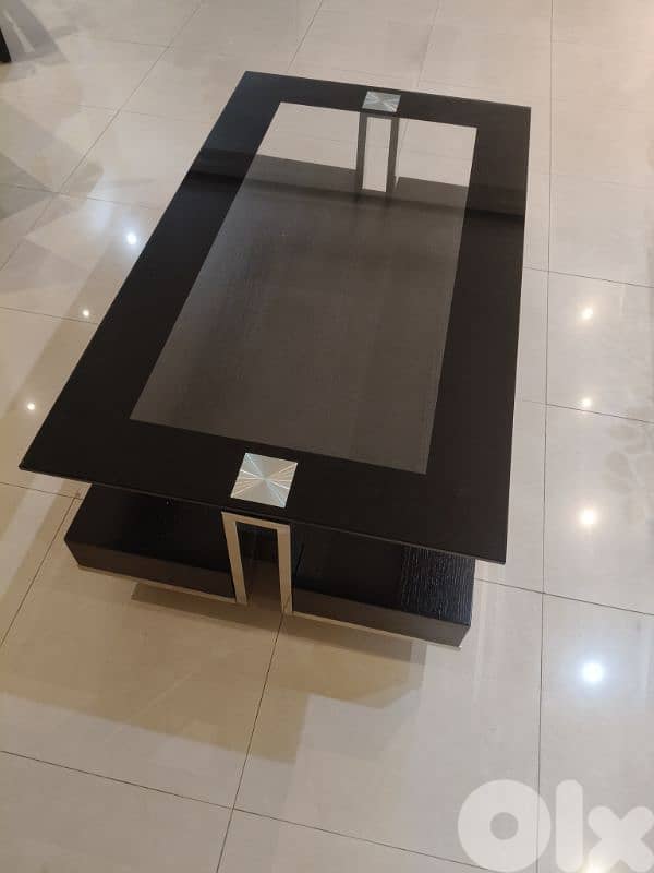 coffee table  طاولة 0