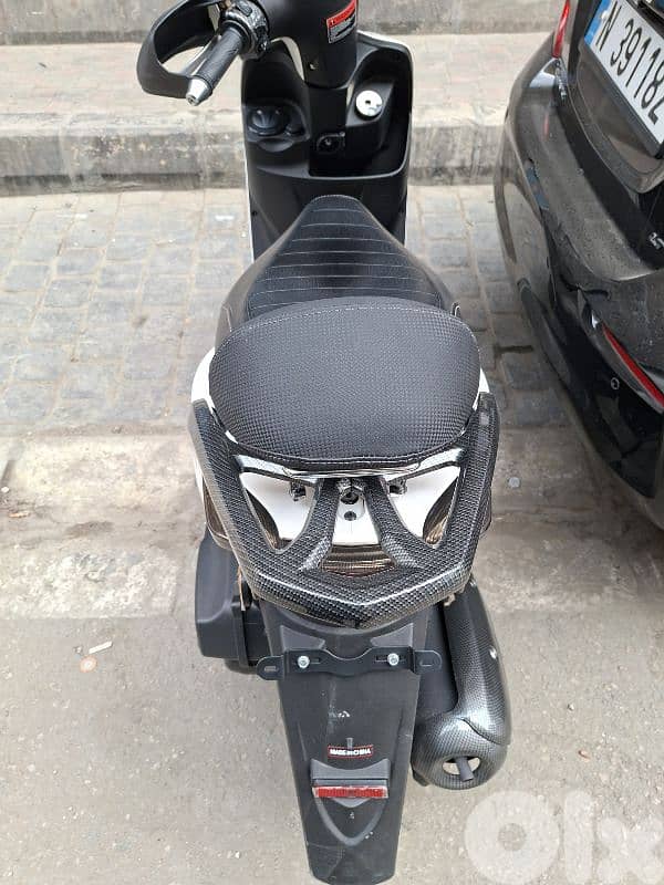 moto sweet 4