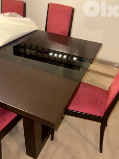 Full dining table and 8 chairs