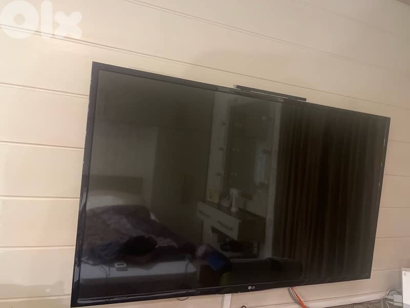 TV - Barely Used 0