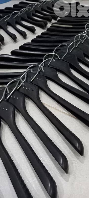 تعاليق ملابس عدد ٧٠