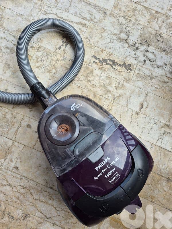vacuum  cleaner  Phillips 0