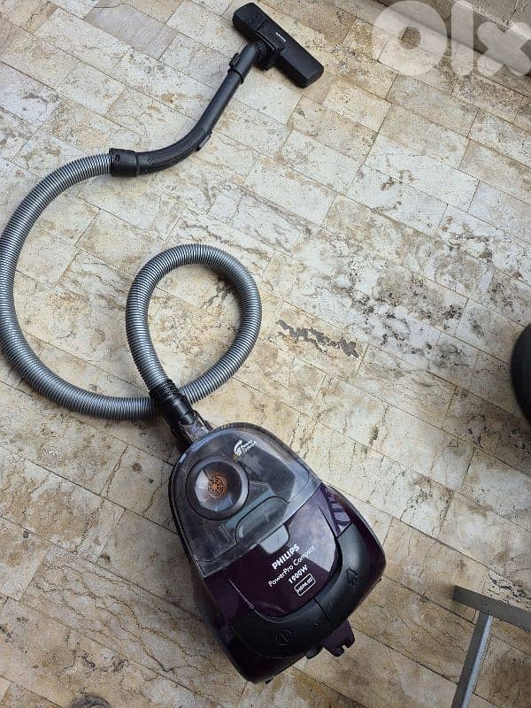 vacuum  cleaner  Phillips 1