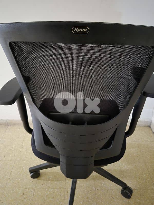 5 chairs 0