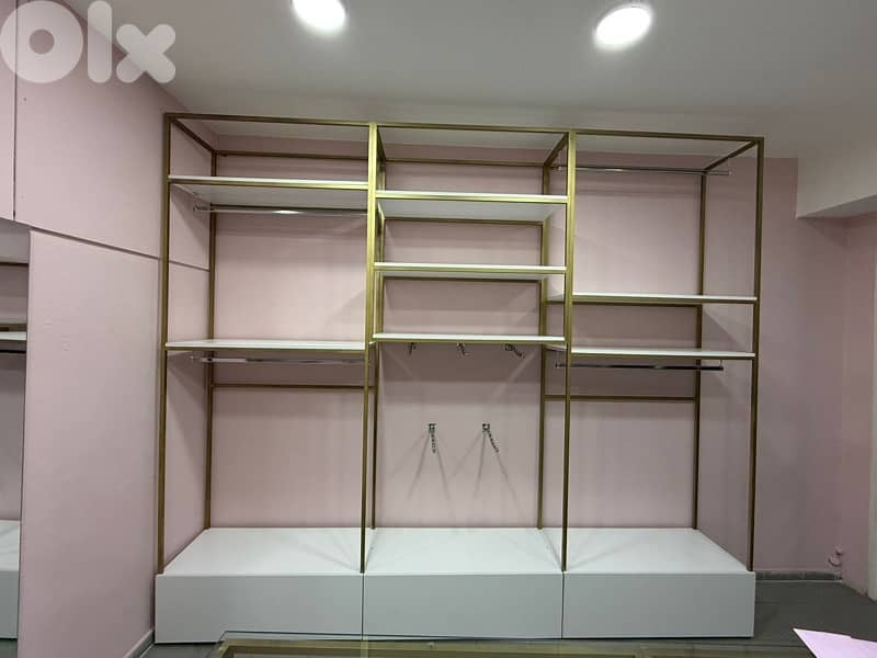 shop clothing Aluminum Stands and wooden shelves 0