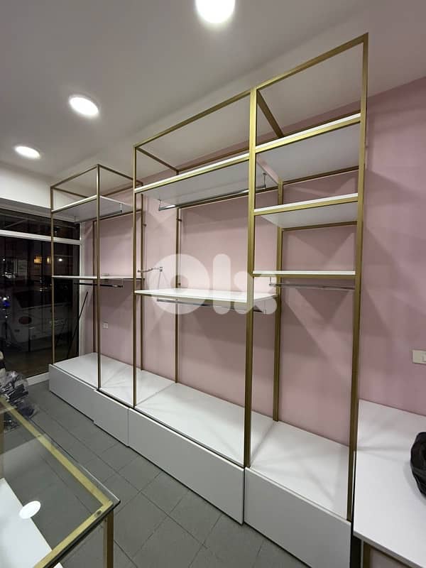 shop clothing Aluminum Stands and wooden shelves 5
