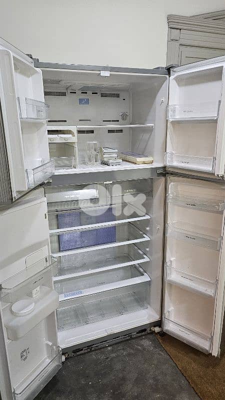 Hitachi Fridge 1