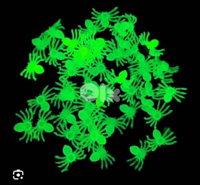 fake luminous spiders 0