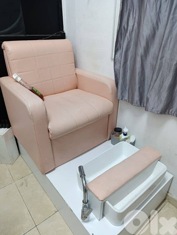 Pedicure chair 1