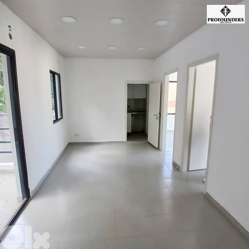 Office for rent in Mazraat Yachouh مكتب للايجار في مزرعة يشوع 0