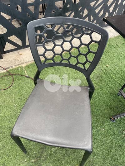 tables and chairs for sale 11$