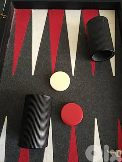 Vintage backgammon deluxe edition - Not Negotiable