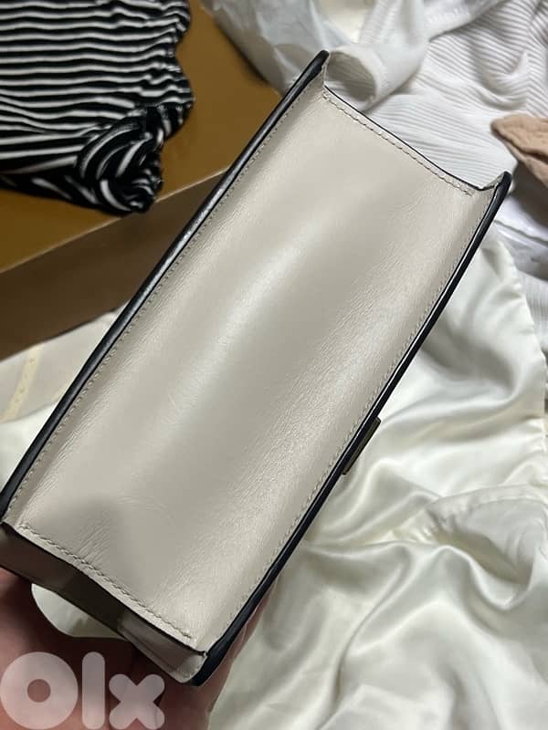 Gucci Bag with strap 8