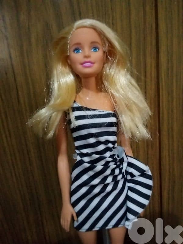 BARBIE ANNIVERSARY 60th BLACK &WHITE STRIPED Mattel 2019 new doll=22$ 1