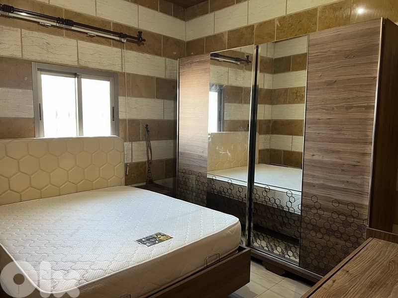 full bedroom with mattress 1