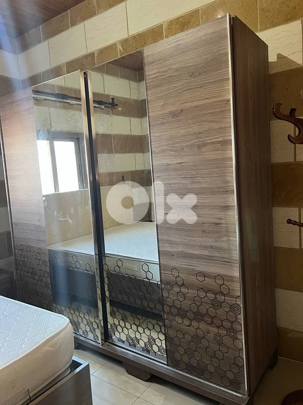 full bedroom with mattress 10