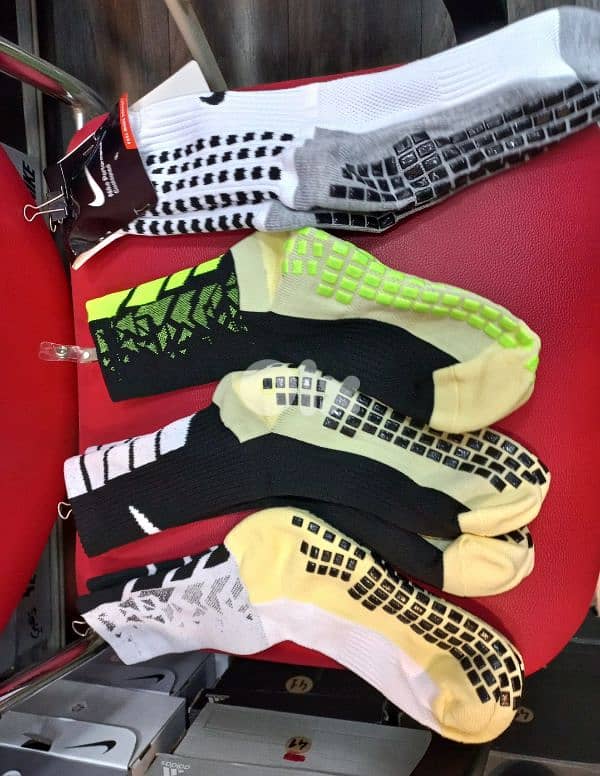 كلسات فوتبول للفوتبول طويل موجود عدة مودلات socks 3