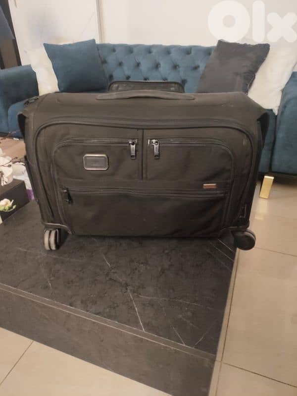 Tumi luxurious 3 Tumi travel Bags-Rarely used, perfect condition 7