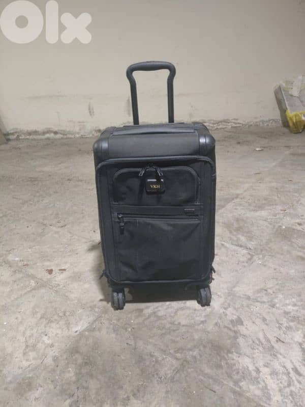 Tumi luxurious 3 Tumi travel Bags-Rarely used, perfect condition 8