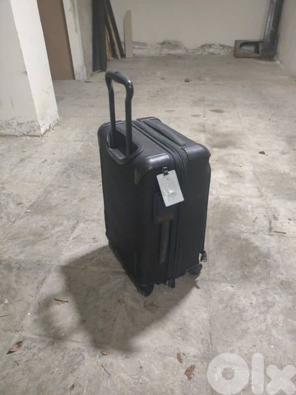 Tumi luxurious 3 Tumi travel Bags-Rarely used, perfect condition 12