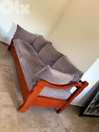2 sofas & a 4 pieces table