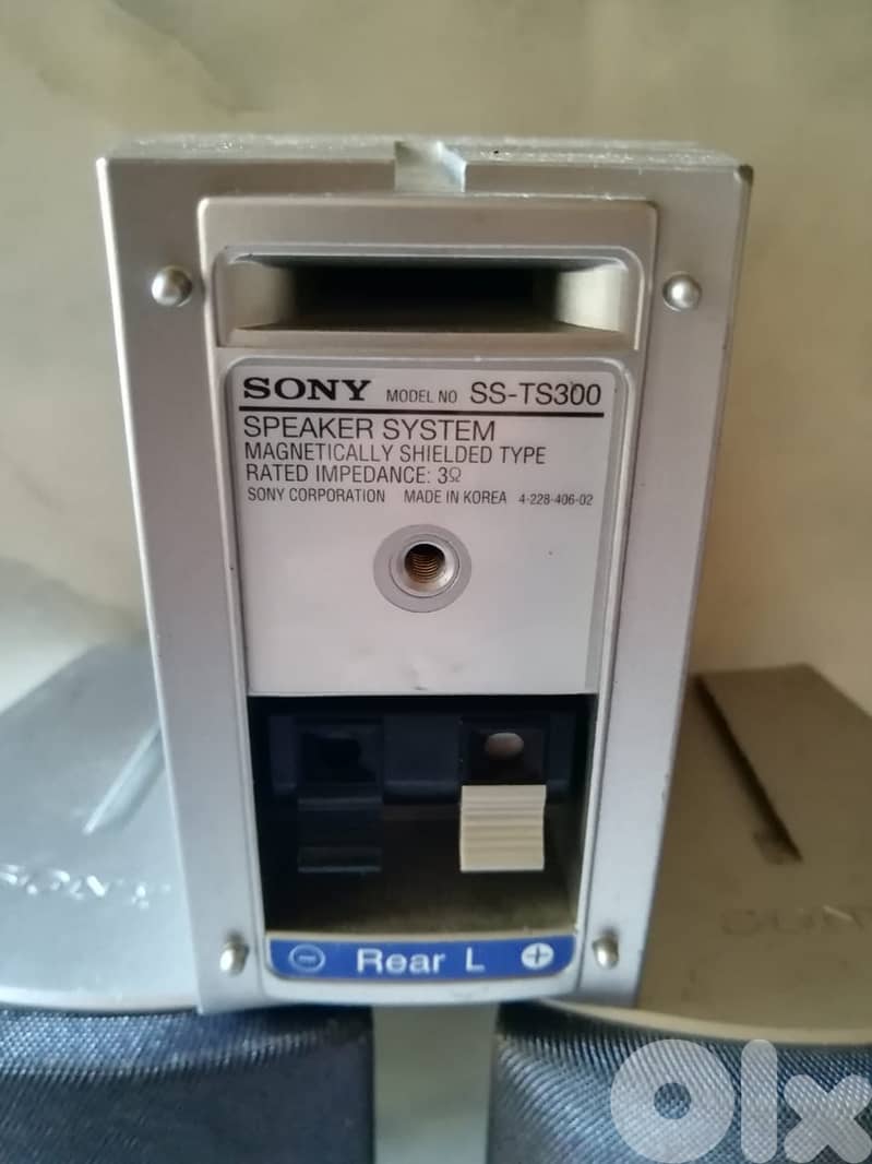 five sony sattelite speakers in vg condition 1