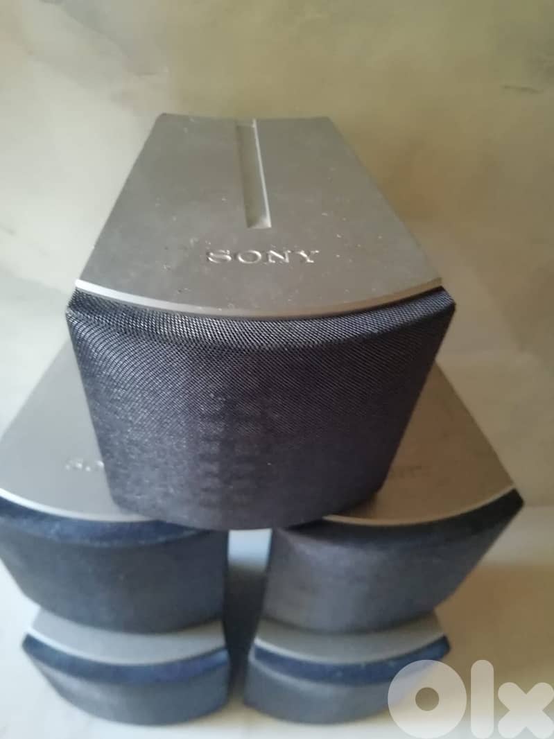 five sony sattelite speakers in vg condition 2