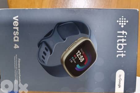 Fitbit versa 4 smart watch with 2 straps
