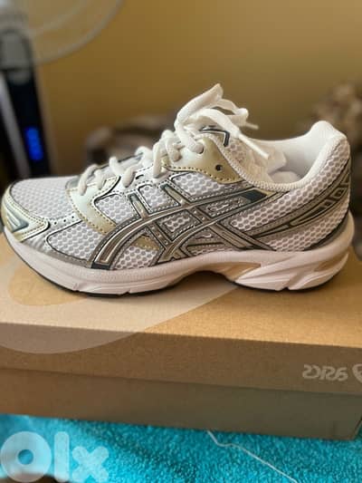 Women Running shoes 37.5