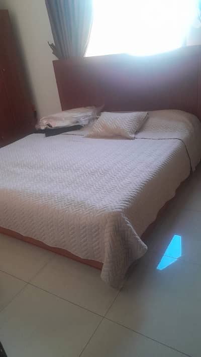 King size bed with matress