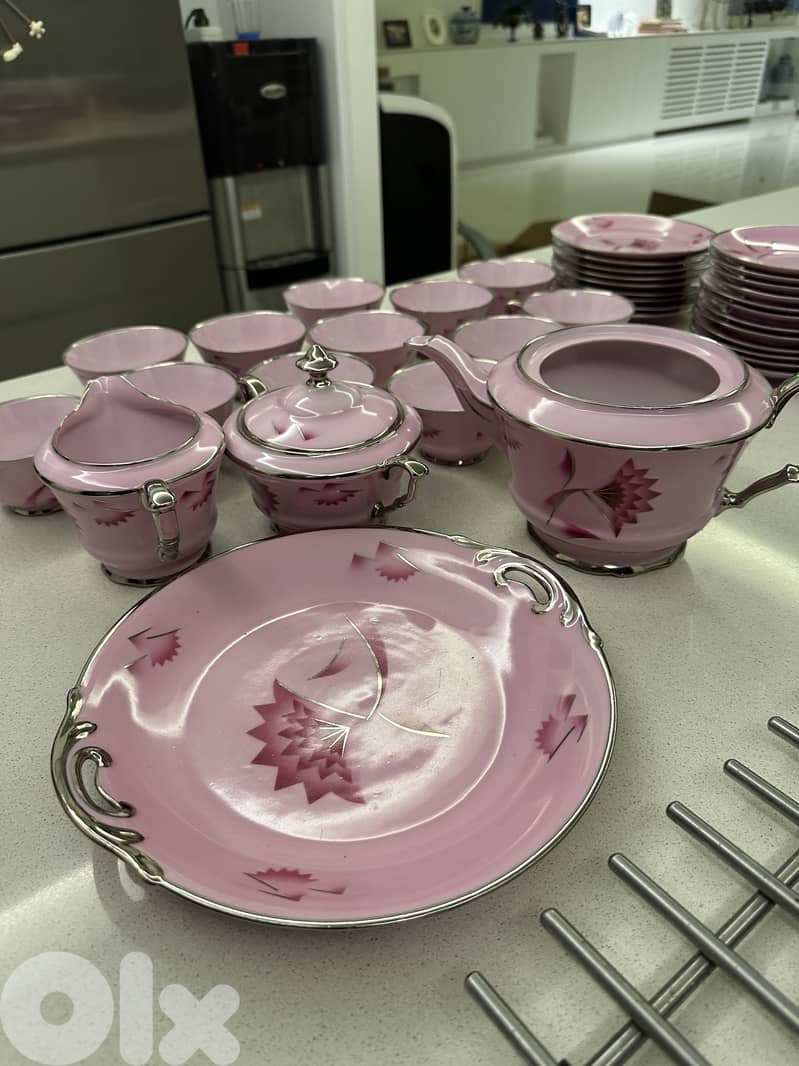 Full Tea Set of fine porcelain -  طقم شاي كامل من البورسلين الفاخر 2