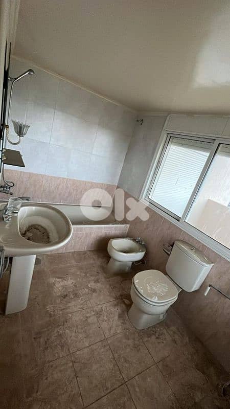 Bathroom حمام 4