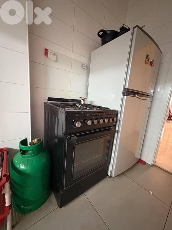 غاز وبراد وغسالة للبيع450$ 2
