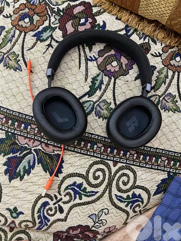 JBL LIVE 770NC 2