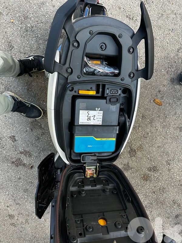 NIU  MIQ+ PRO ELECTRIC SCOOTER 3