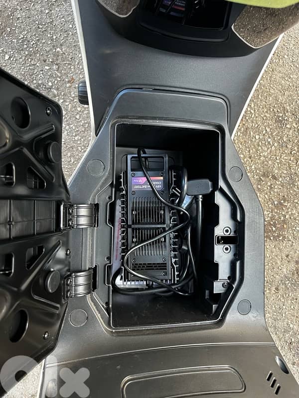 NIU  MIQ+ PRO ELECTRIC SCOOTER 4