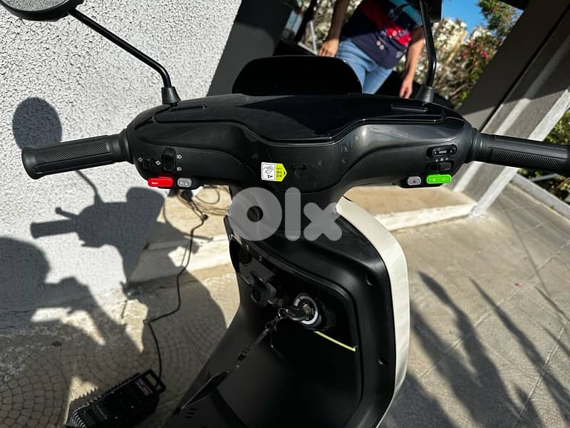 NIU  MIQ+ PRO ELECTRIC SCOOTER 7