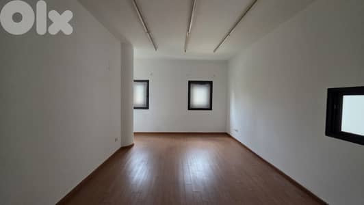 Office for rent in Gemmayze مكتب للإيجار في الجميزة